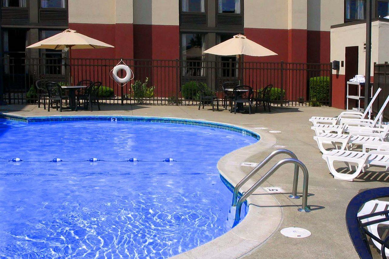 Hampton Inn Вэст спрингфильд Экстерьер фото