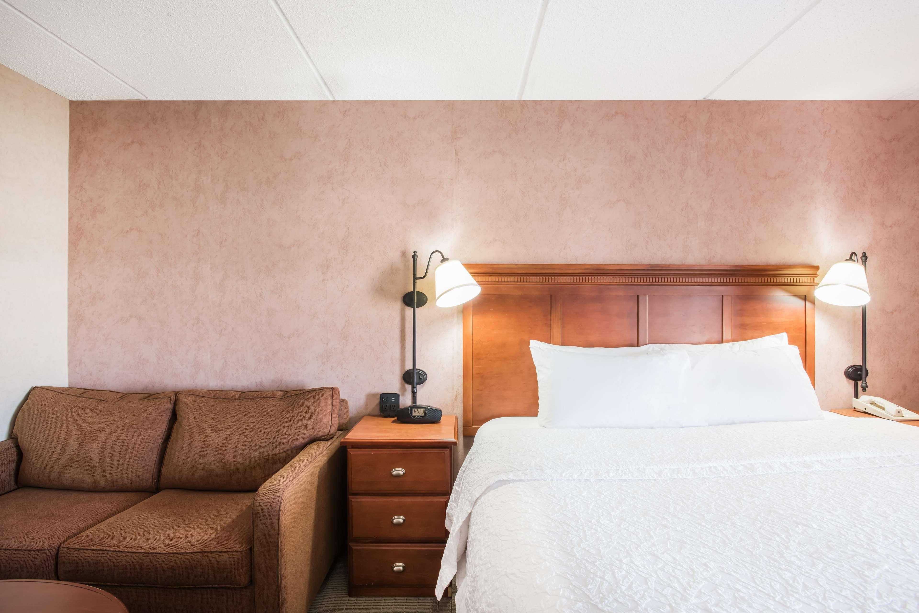 Hampton Inn Вэст спрингфильд Экстерьер фото