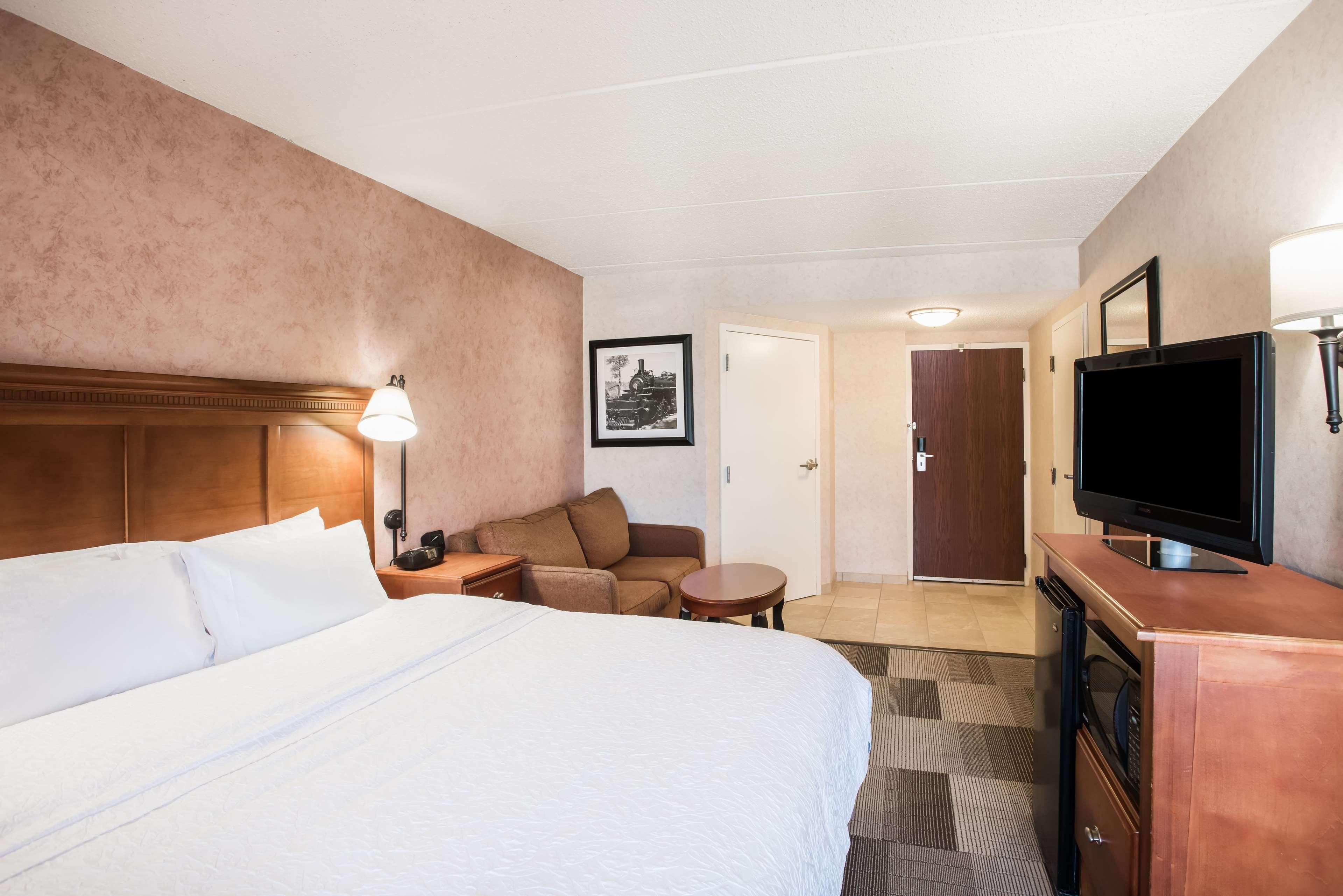 Hampton Inn Вэст спрингфильд Экстерьер фото