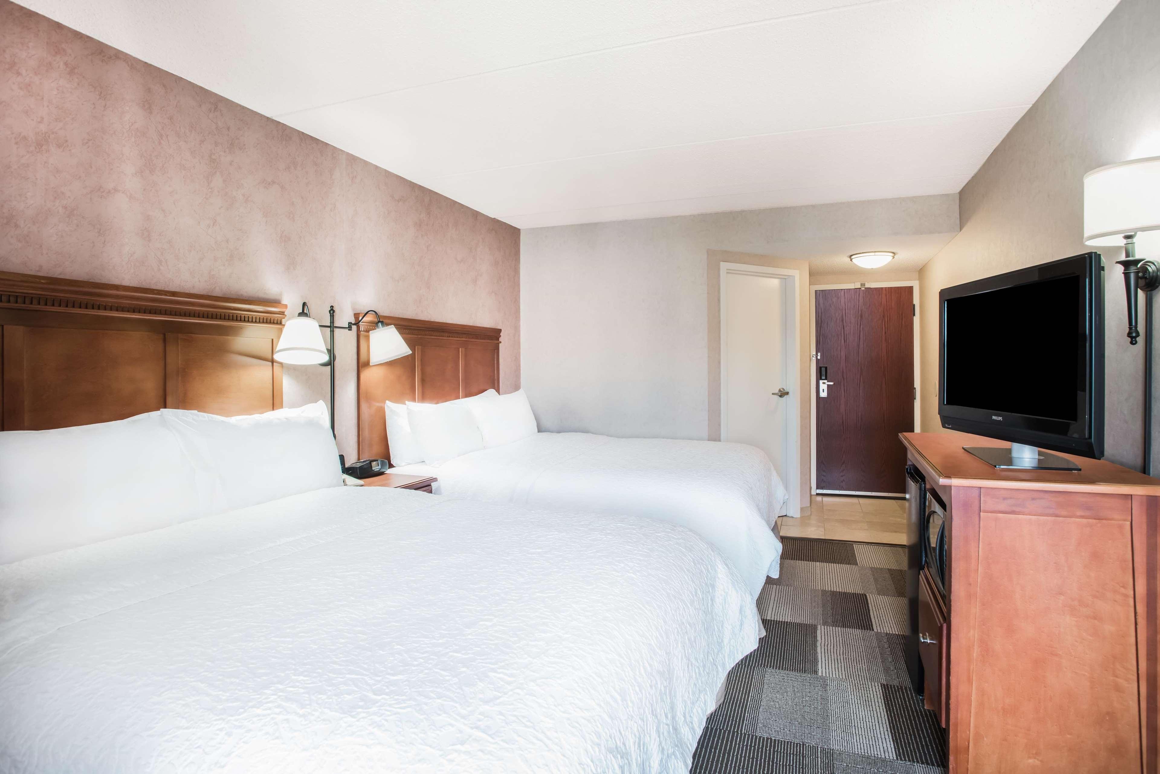 Hampton Inn Вэст спрингфильд Экстерьер фото