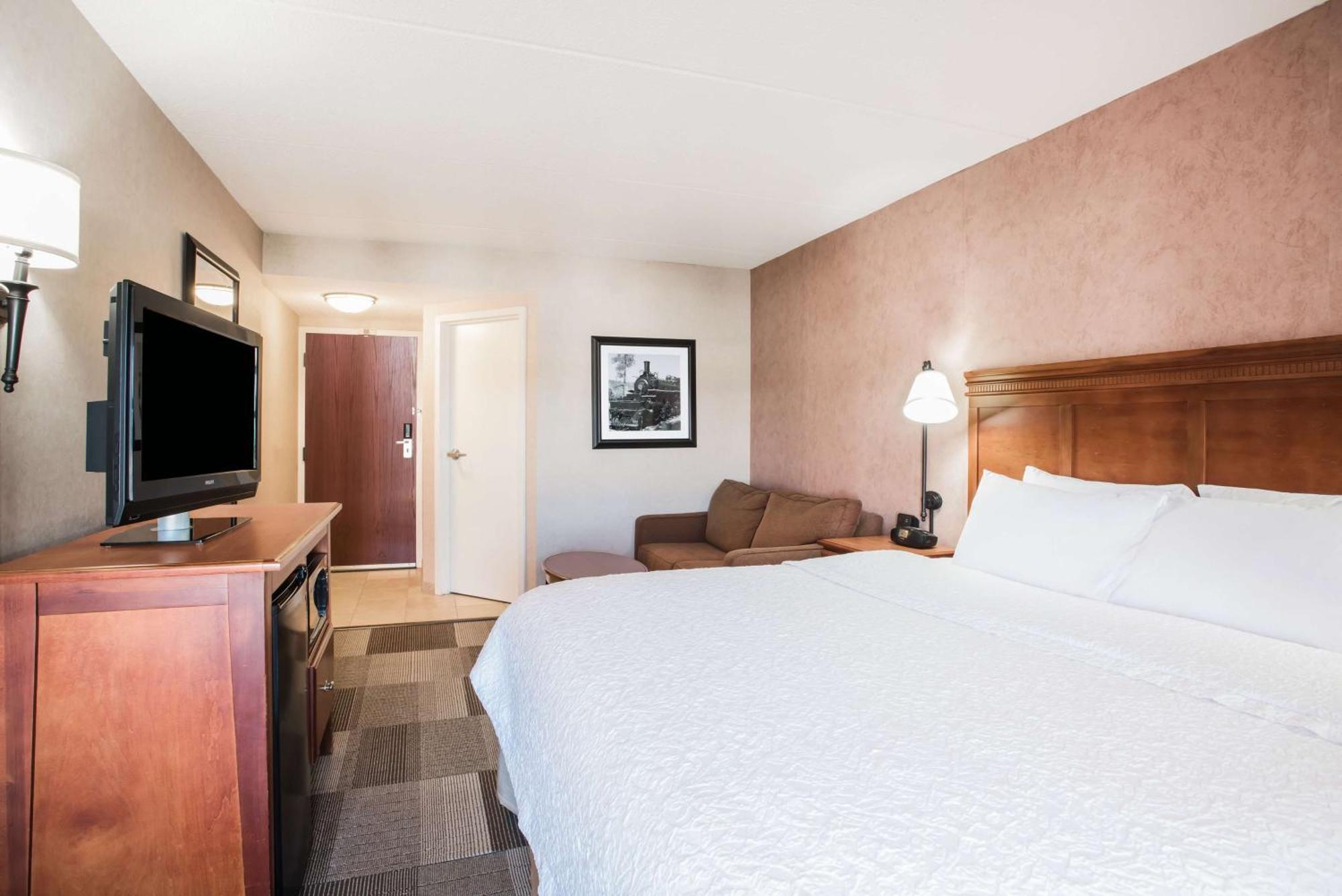 Hampton Inn Вэст спрингфильд Экстерьер фото