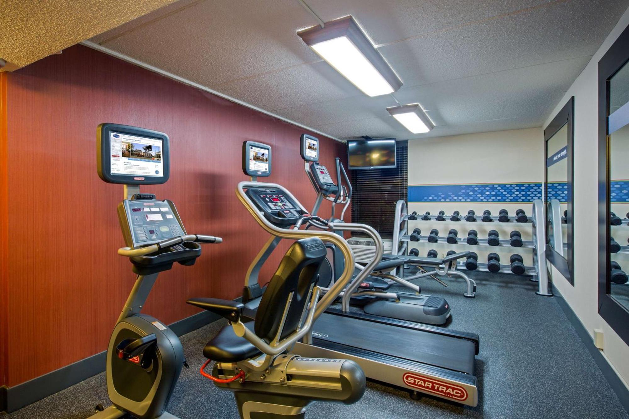 Hampton Inn Вэст спрингфильд Экстерьер фото