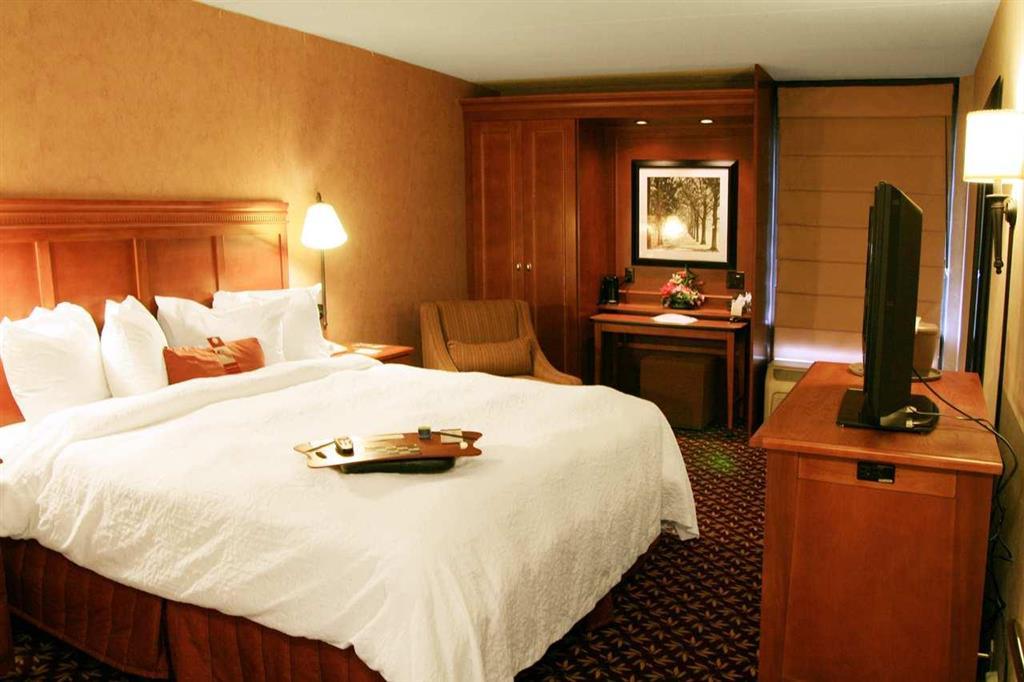Hampton Inn Вэст спрингфильд Номер фото