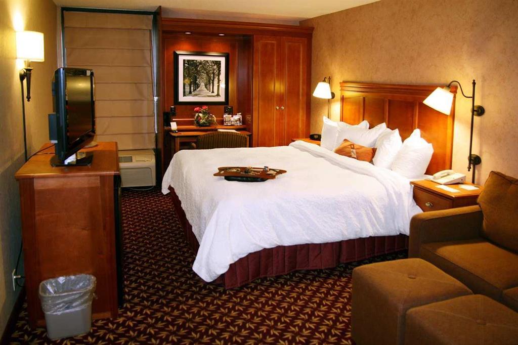Hampton Inn Вэст спрингфильд Номер фото