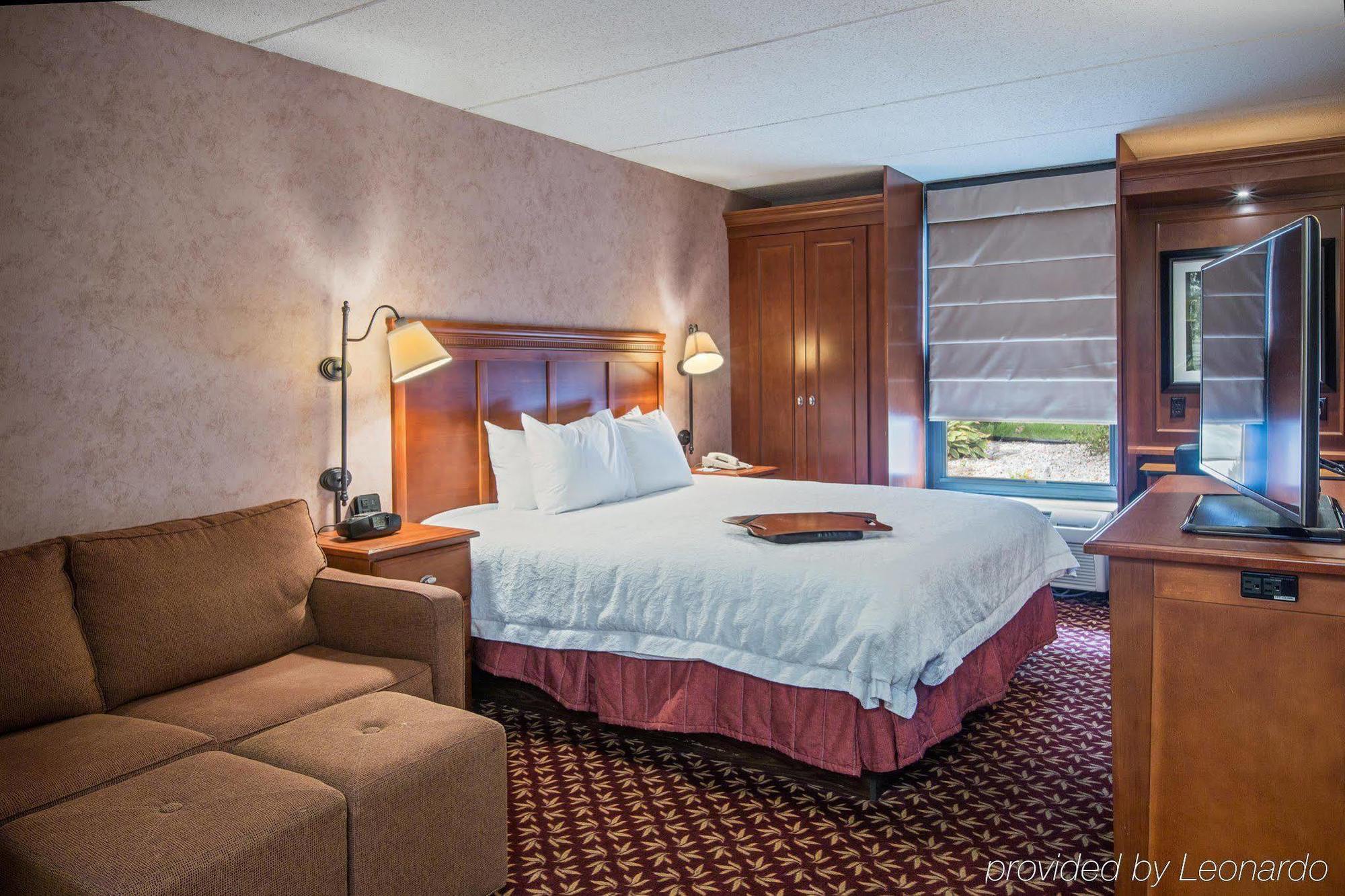 Hampton Inn Вэст спрингфильд Экстерьер фото